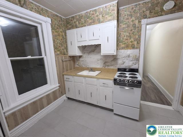 229 N West Street N 2