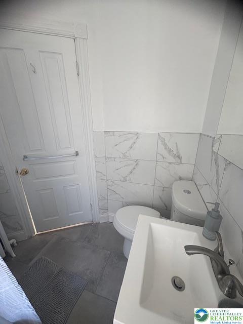 229 N West Street N 2