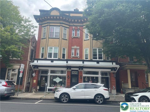Apartment For Rent - 139 Main Street #4<br/> Nazareth Boro, PA 18064