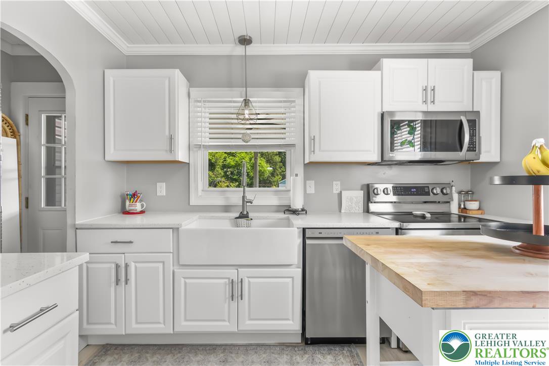 Chapman Borough, Pennsylvania 18014, United States, 3 Bedrooms Bedrooms, ,1 BathroomBathrooms,Residential,Pending,180709