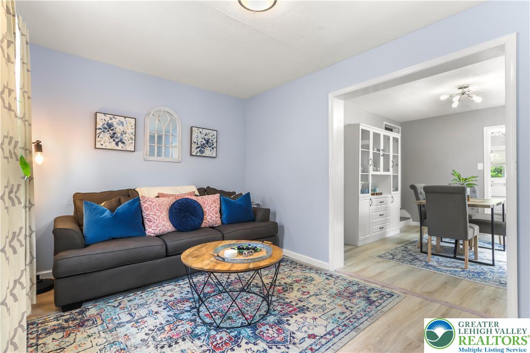 Chapman Borough, Pennsylvania 18014, United States, 3 Bedrooms Bedrooms, ,1 BathroomBathrooms,Residential,Pending,180709