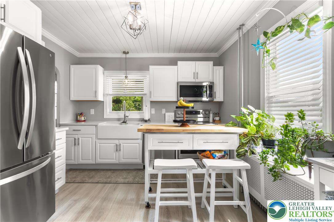 Chapman Borough, Pennsylvania 18014, United States, 3 Bedrooms Bedrooms, ,1 BathroomBathrooms,Residential,Pending,180709