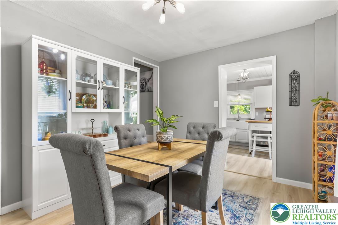 Chapman Borough, Pennsylvania 18014, United States, 3 Bedrooms Bedrooms, ,1 BathroomBathrooms,Residential,Pending,180709