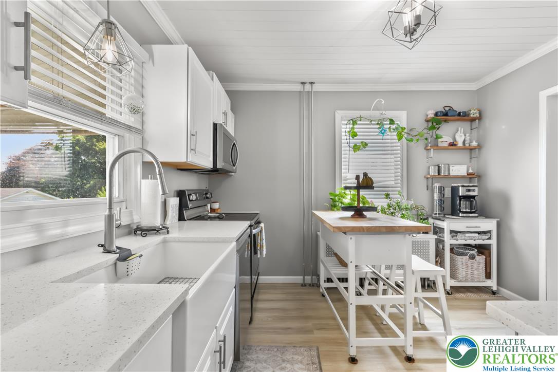 Chapman Borough, Pennsylvania 18014, United States, 3 Bedrooms Bedrooms, ,1 BathroomBathrooms,Residential,Pending,180709