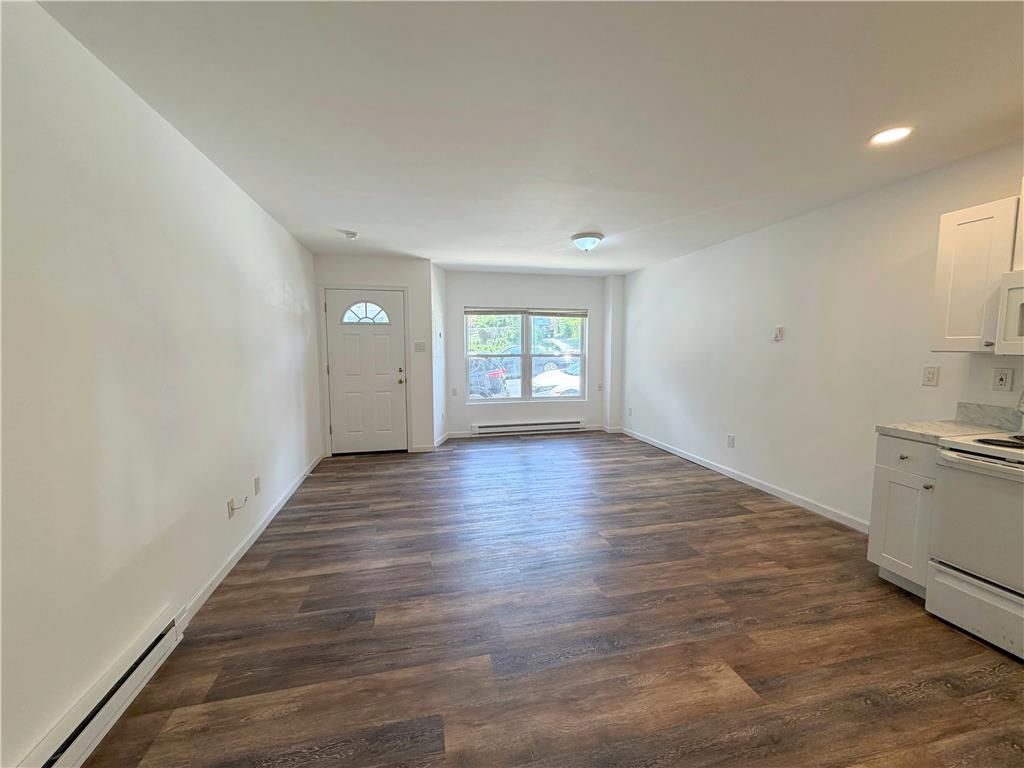 811 Itaska Street 1st Floor