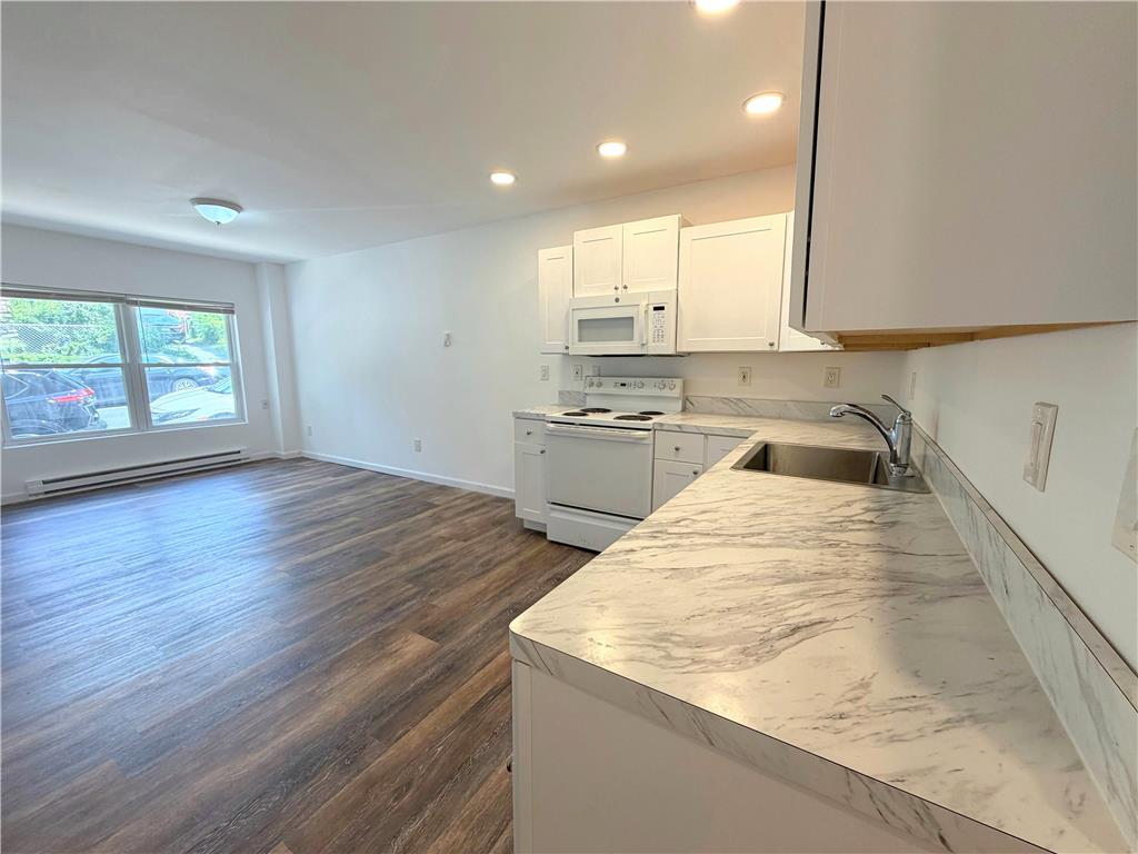 811 Itaska Street 1st Floor