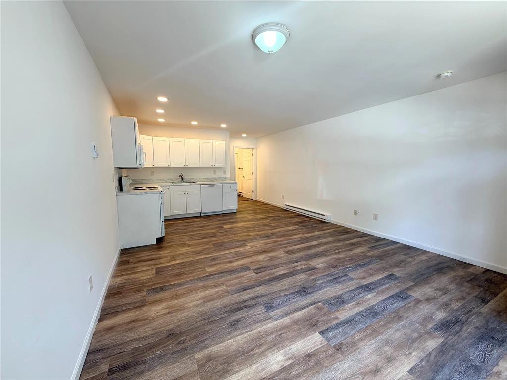 811 Itaska Street 1st Floor