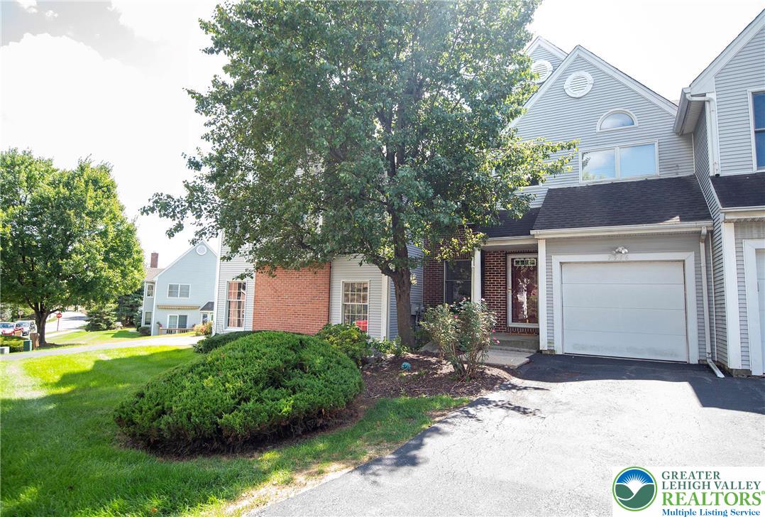 Upper Macungie Twp, Pennsylvania 18031, United States, 2 Bedrooms Bedrooms, ,3 BathroomsBathrooms,Residential,Pending,205439