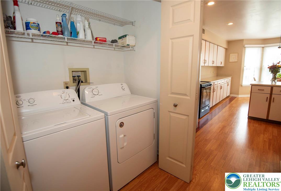 Upper Macungie Twp, Pennsylvania 18031, United States, 2 Bedrooms Bedrooms, ,3 BathroomsBathrooms,Residential,Pending,205439