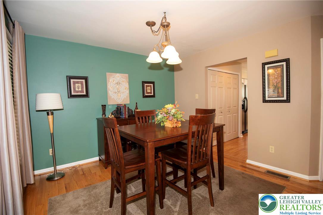 Upper Macungie Twp, Pennsylvania 18031, United States, 2 Bedrooms Bedrooms, ,3 BathroomsBathrooms,Residential,Pending,205439