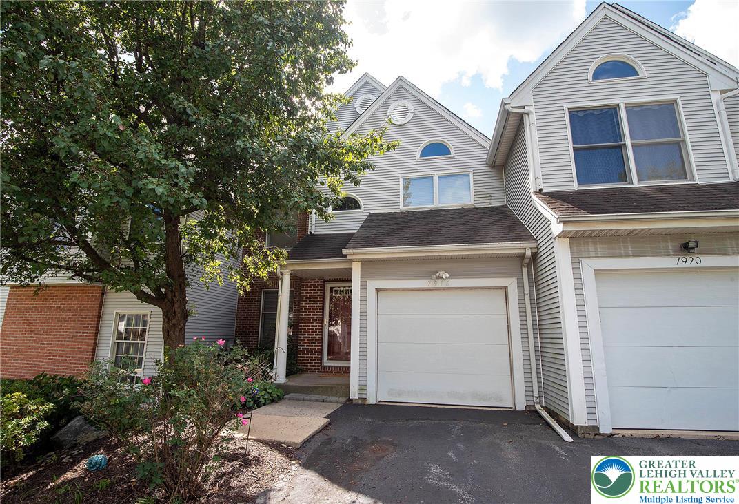 Upper Macungie Twp, Pennsylvania 18031, United States, 2 Bedrooms Bedrooms, ,3 BathroomsBathrooms,Residential,Pending,205439