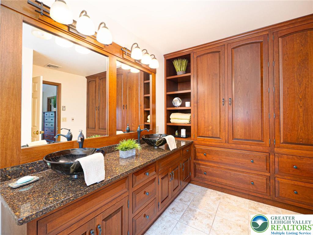 Coopersburg Boro, Pennsylvania 18036, United States, 4 Bedrooms Bedrooms, ,3 BathroomsBathrooms,Residential,Pending,183907