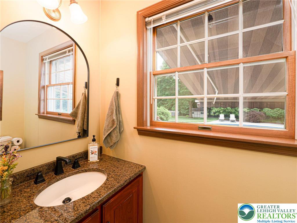 Coopersburg Boro, Pennsylvania 18036, United States, 4 Bedrooms Bedrooms, ,3 BathroomsBathrooms,Residential,Pending,183907