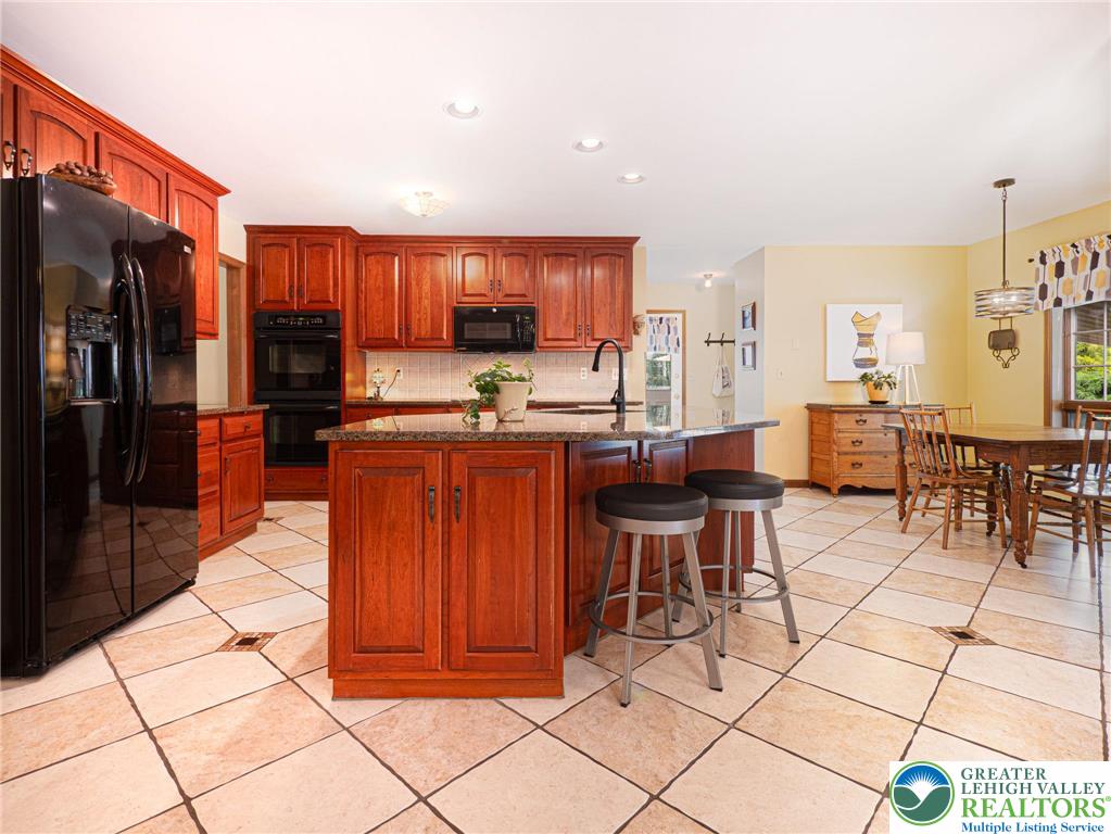 Coopersburg Boro, Pennsylvania 18036, United States, 4 Bedrooms Bedrooms, ,3 BathroomsBathrooms,Residential,Pending,183907