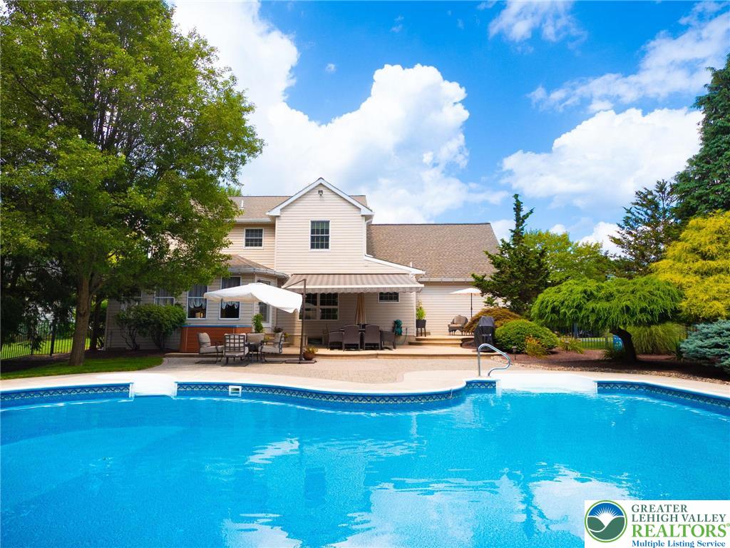 Coopersburg Boro, Pennsylvania 18036, United States, 4 Bedrooms Bedrooms, ,3 BathroomsBathrooms,Residential,Pending,183907