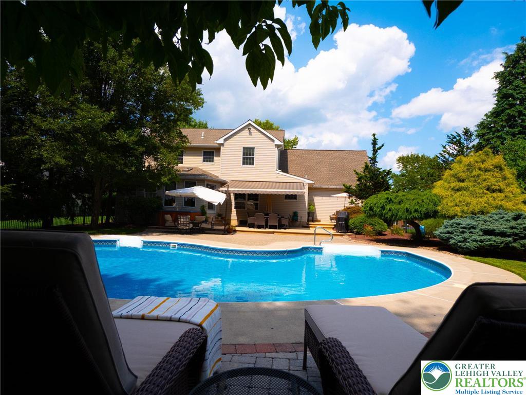 Coopersburg Boro, Pennsylvania 18036, United States, 4 Bedrooms Bedrooms, ,3 BathroomsBathrooms,Residential,Pending,183907