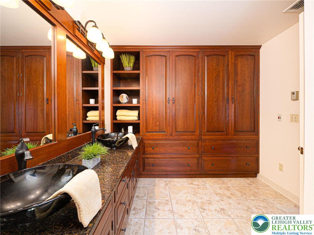 Coopersburg Boro, Pennsylvania 18036, United States, 4 Bedrooms Bedrooms, ,3 BathroomsBathrooms,Residential,Pending,183907