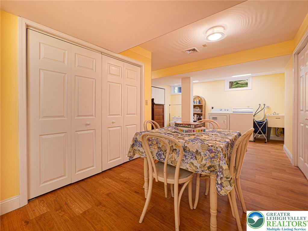 Coopersburg Boro, Pennsylvania 18036, United States, 4 Bedrooms Bedrooms, ,3 BathroomsBathrooms,Residential,Pending,183907