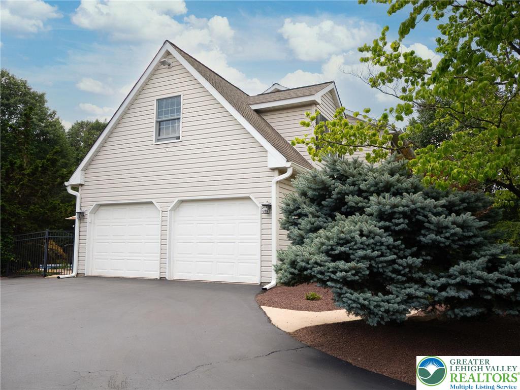 Coopersburg Boro, Pennsylvania 18036, United States, 4 Bedrooms Bedrooms, ,3 BathroomsBathrooms,Residential,Pending,183907