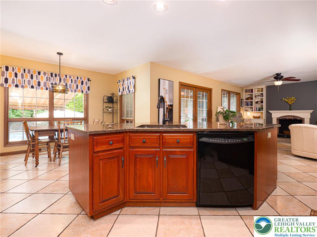 Coopersburg Boro, Pennsylvania 18036, United States, 4 Bedrooms Bedrooms, ,3 BathroomsBathrooms,Residential,Pending,183907