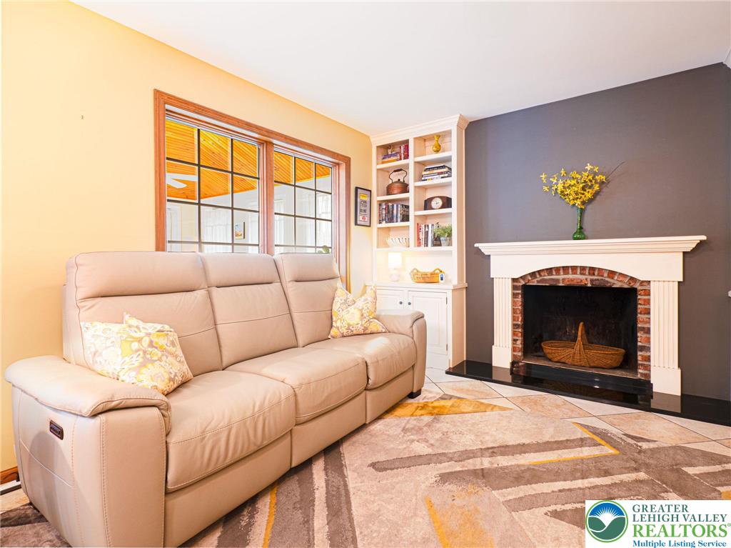 Coopersburg Boro, Pennsylvania 18036, United States, 4 Bedrooms Bedrooms, ,3 BathroomsBathrooms,Residential,Pending,183907