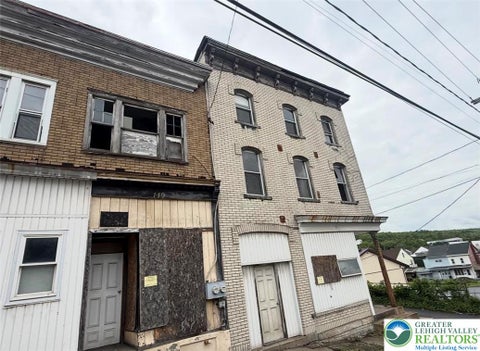Townhouse For Sale - 119 Centre Street<br/> Schuylkill County, Shenandoah Boro, PA 17976