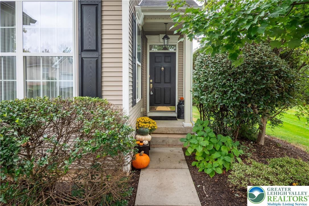 Macungie Boro, Pennsylvania 18062, United States, 2 Bedrooms Bedrooms, ,2 BathroomsBathrooms,Residential,Pending,228553