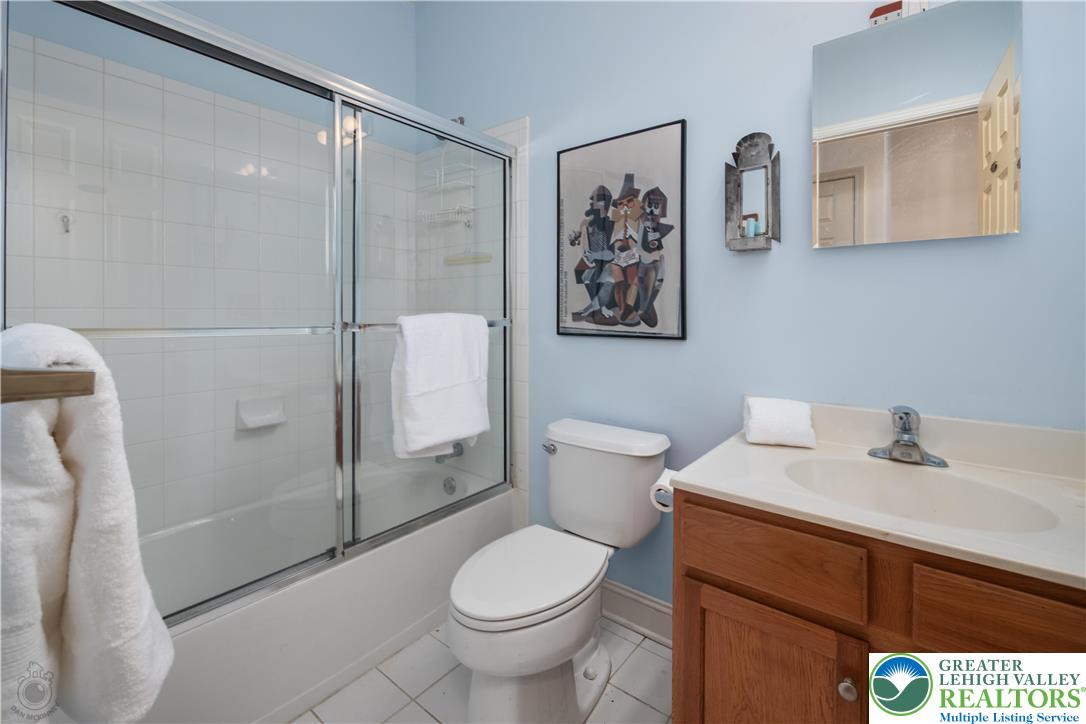 Macungie Boro, Pennsylvania 18062, United States, 2 Bedrooms Bedrooms, ,2 BathroomsBathrooms,Residential,Pending,228553