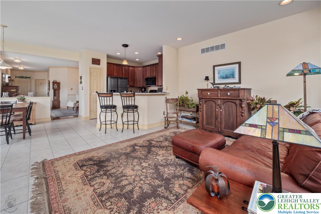 Macungie Boro, Pennsylvania 18062, United States, 2 Bedrooms Bedrooms, ,2 BathroomsBathrooms,Residential,Pending,228553