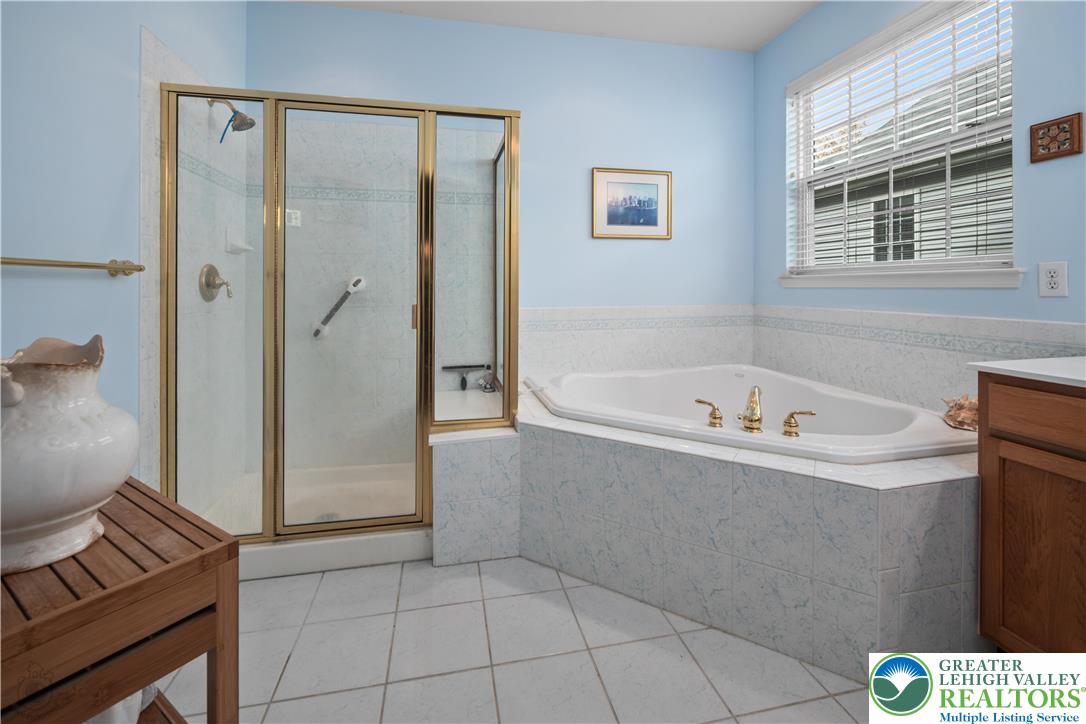 Macungie Boro, Pennsylvania 18062, United States, 2 Bedrooms Bedrooms, ,2 BathroomsBathrooms,Residential,Pending,228553