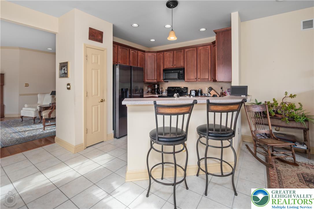 Macungie Boro, Pennsylvania 18062, United States, 2 Bedrooms Bedrooms, ,2 BathroomsBathrooms,Residential,Pending,228553