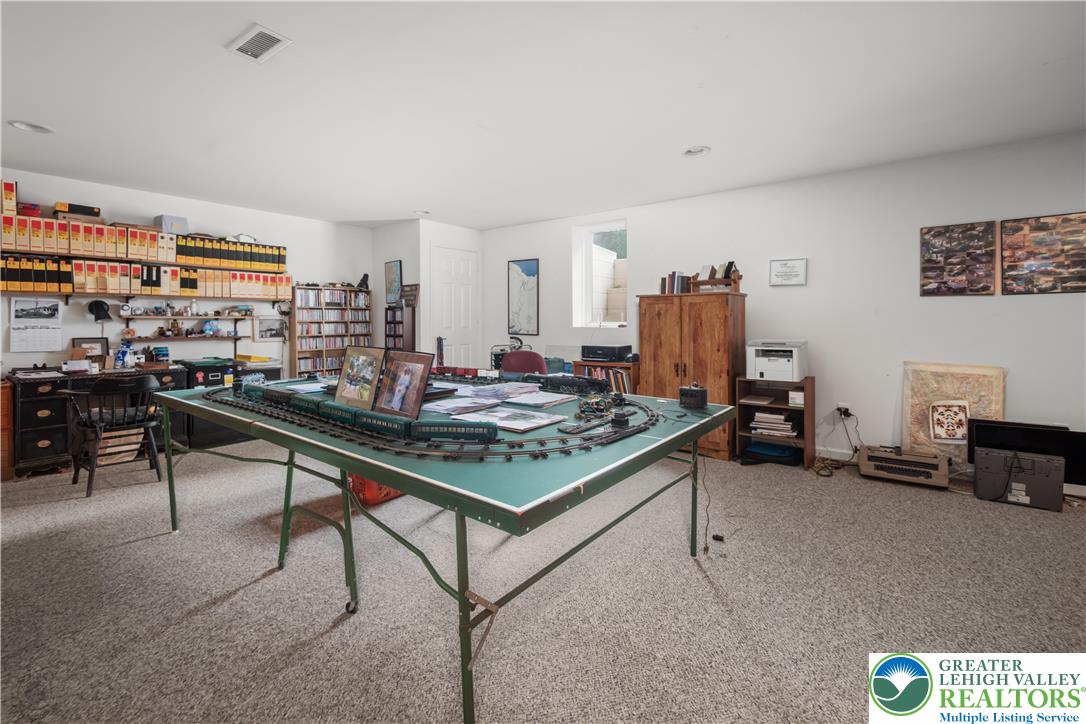 Macungie Boro, Pennsylvania 18062, United States, 2 Bedrooms Bedrooms, ,2 BathroomsBathrooms,Residential,Pending,228553