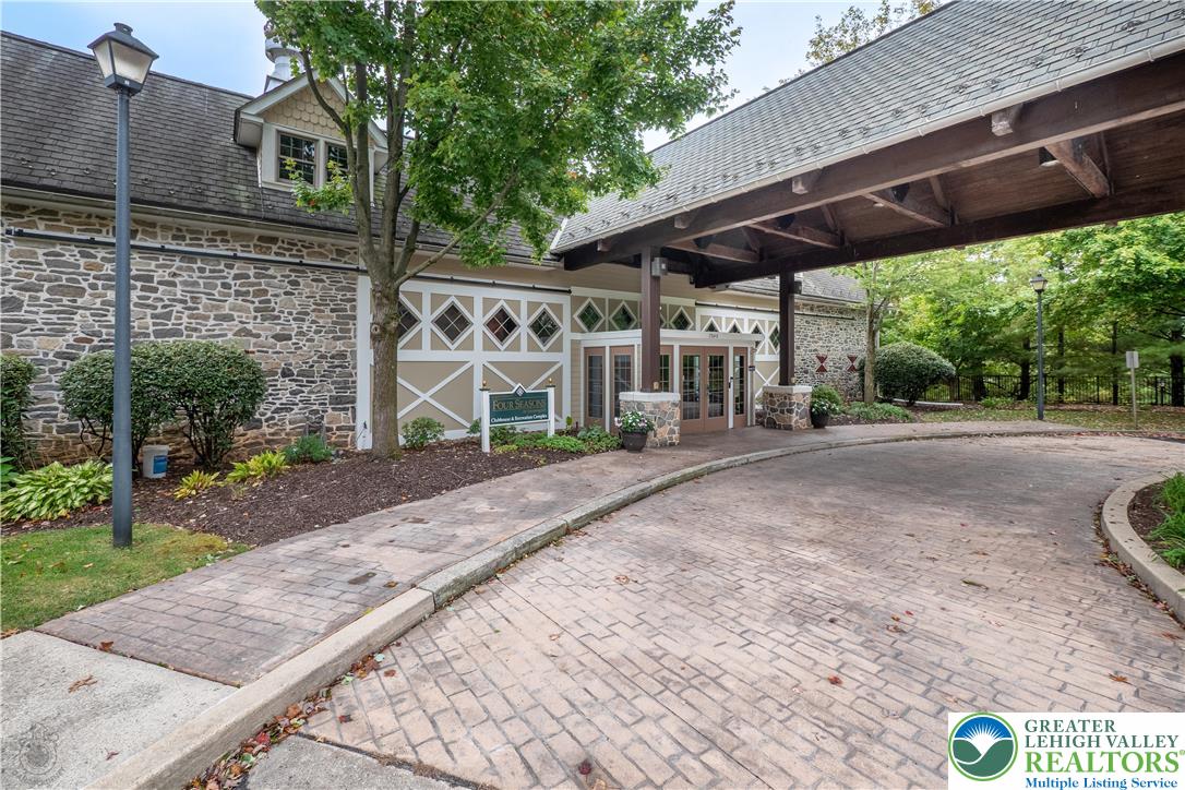 Macungie Boro, Pennsylvania 18062, United States, 2 Bedrooms Bedrooms, ,2 BathroomsBathrooms,Residential,Pending,228553