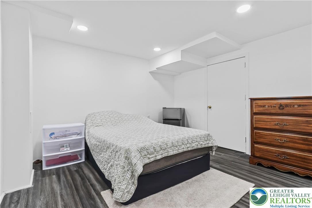 Allentown City, Pennsylvania 18103, United States, 4 Bedrooms Bedrooms, ,2 BathroomsBathrooms,Residential,Pending,254862