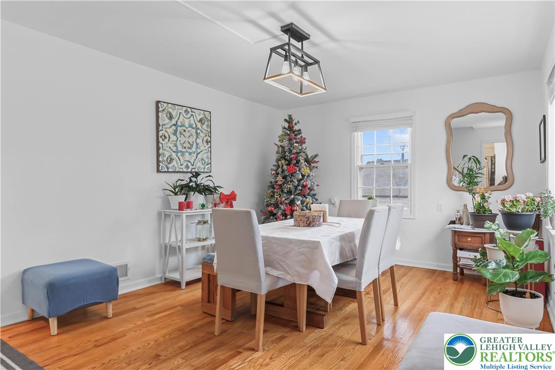 Allentown City, Pennsylvania 18103, United States, 4 Bedrooms Bedrooms, ,2 BathroomsBathrooms,Residential,Pending,254862