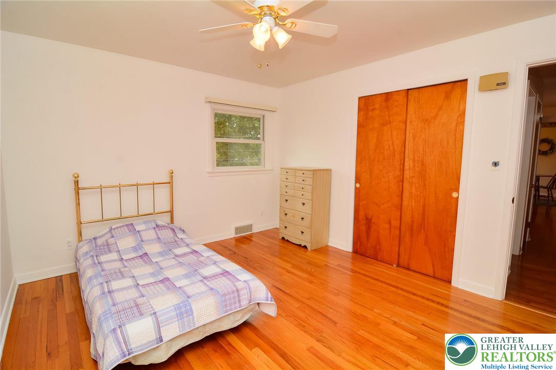 Emmaus Boro, Pennsylvania 18049, United States, 4 Bedrooms Bedrooms, ,2 BathroomsBathrooms,Residential,Pending,162538