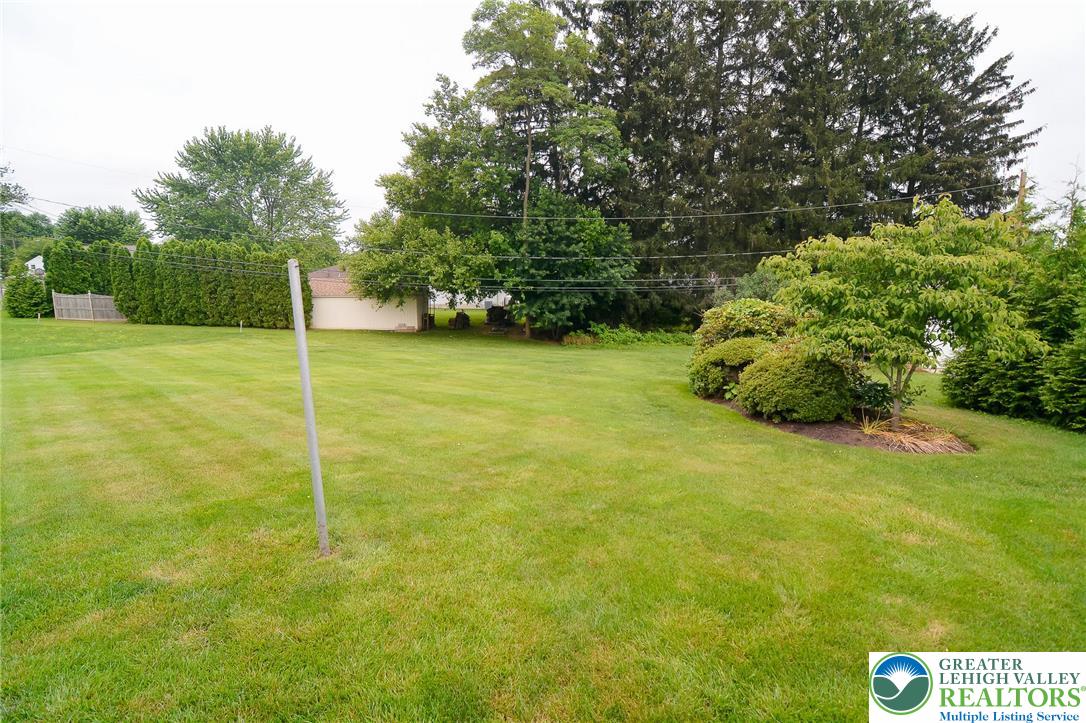 Emmaus Boro, Pennsylvania 18049, United States, 4 Bedrooms Bedrooms, ,2 BathroomsBathrooms,Residential,Pending,162538