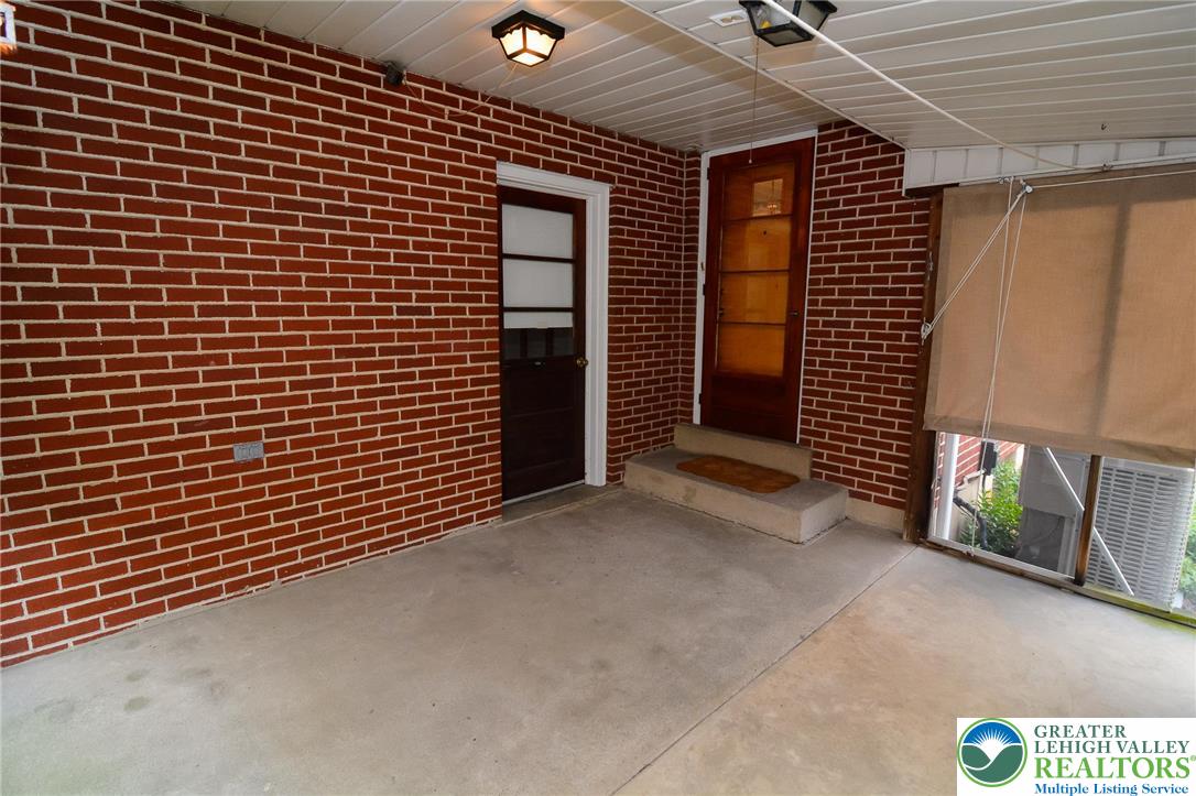 Emmaus Boro, Pennsylvania 18049, United States, 4 Bedrooms Bedrooms, ,2 BathroomsBathrooms,Residential,Pending,162538