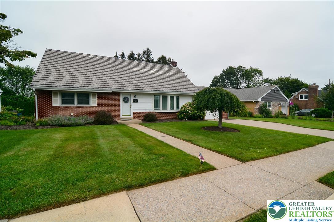 Emmaus Boro, Pennsylvania 18049, United States, 4 Bedrooms Bedrooms, ,2 BathroomsBathrooms,Residential,Pending,162538