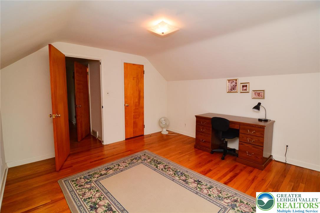 Emmaus Boro, Pennsylvania 18049, United States, 4 Bedrooms Bedrooms, ,2 BathroomsBathrooms,Residential,Pending,162538