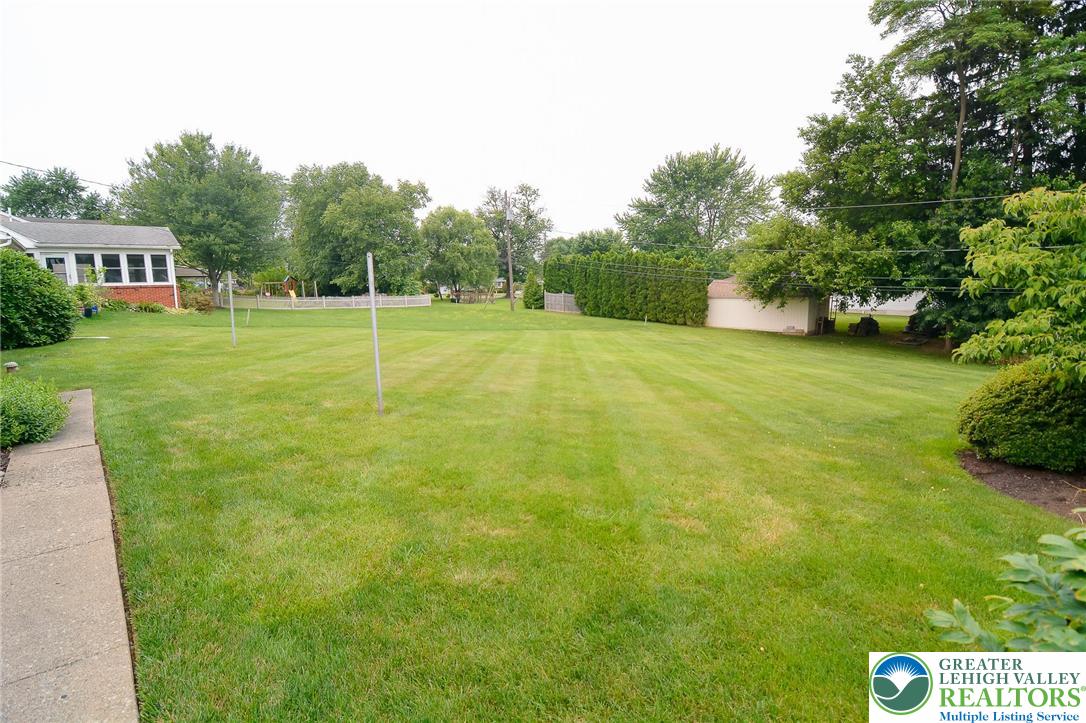 Emmaus Boro, Pennsylvania 18049, United States, 4 Bedrooms Bedrooms, ,2 BathroomsBathrooms,Residential,Pending,162538