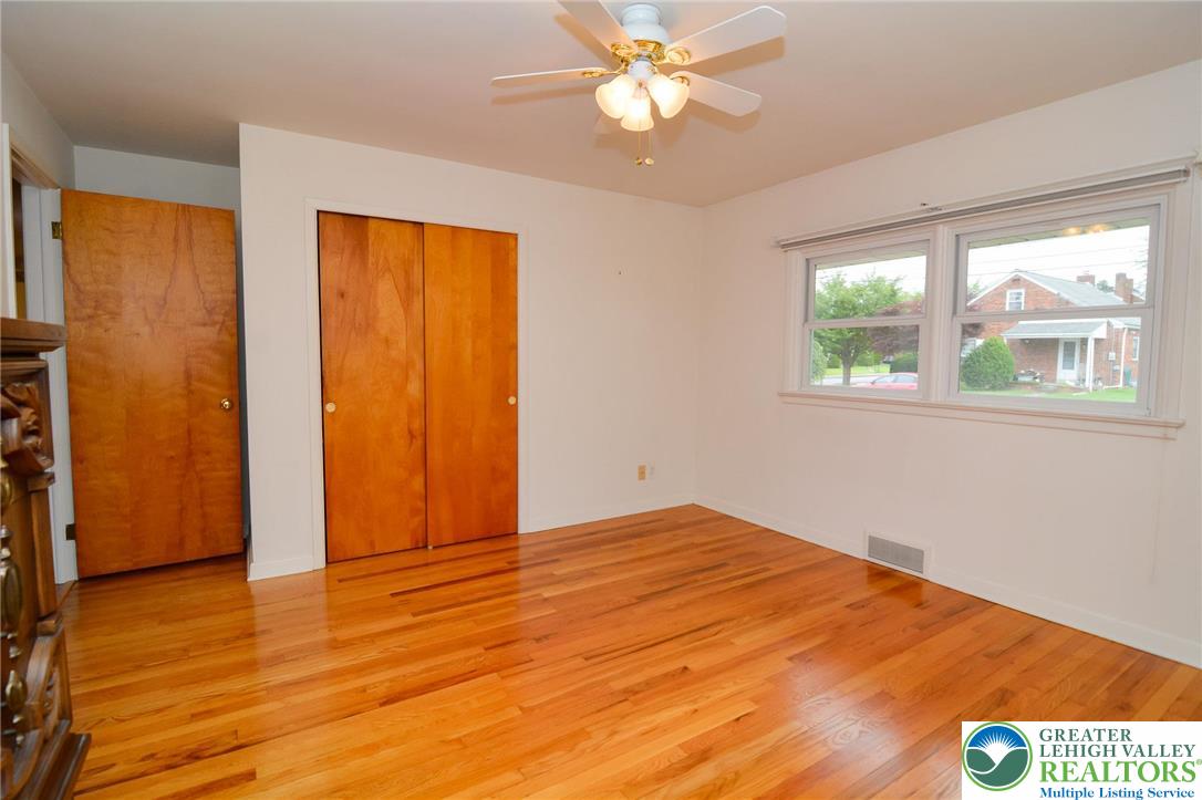 Emmaus Boro, Pennsylvania 18049, United States, 4 Bedrooms Bedrooms, ,2 BathroomsBathrooms,Residential,Pending,162538