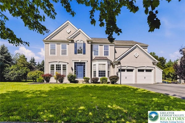 2224 PEMBROOKE DR, MACUNGIE, PA 18062 - Image bfbf665fcc07ce7d0cdf91e62be5f2f8/1845284610