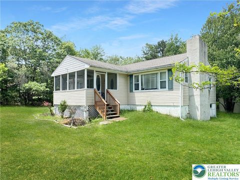 Photo of 183 Island Drive, Tobyhanna Twp, PA 18334 (MLS # 777582)