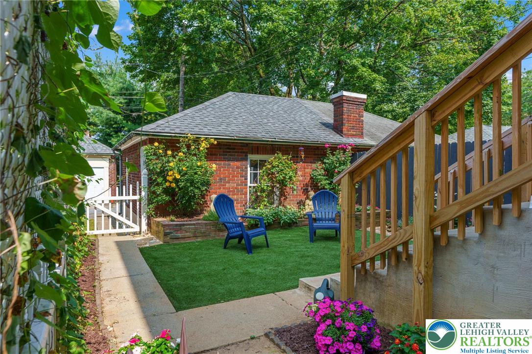 Allentown City, Pennsylvania 18104, United States, 3 Bedrooms Bedrooms, ,1 BathroomBathrooms,Residential,Pending,182913