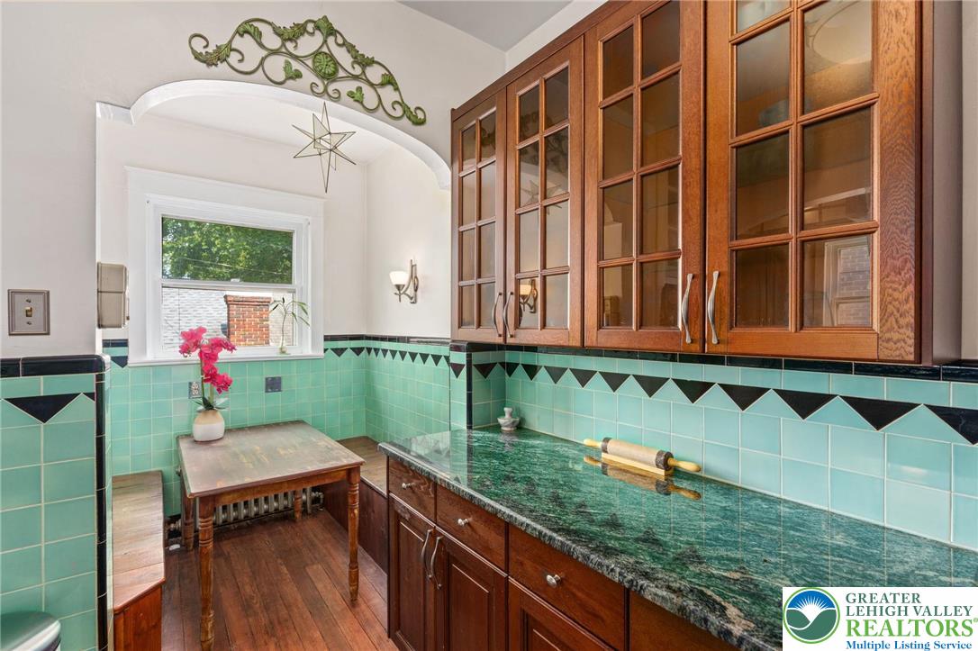 Allentown City, Pennsylvania 18104, United States, 3 Bedrooms Bedrooms, ,1 BathroomBathrooms,Residential,Pending,182913