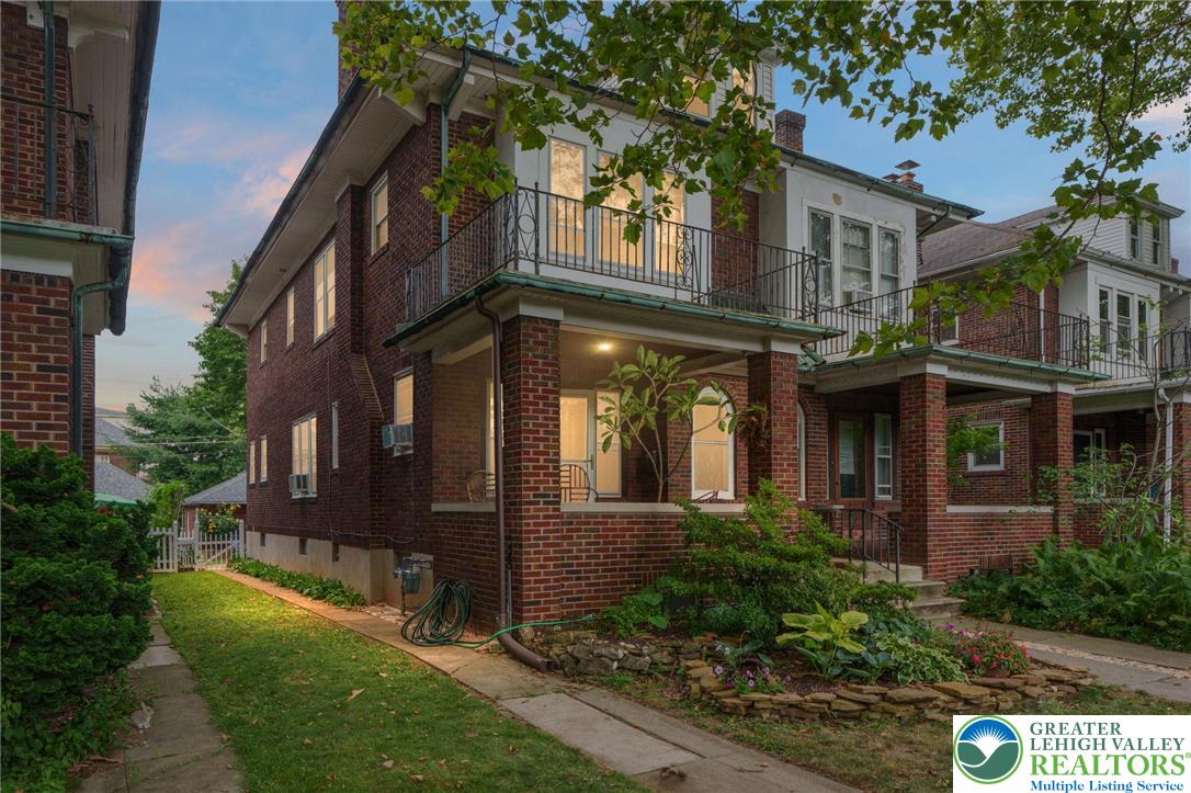 Allentown City, Pennsylvania 18104, United States, 3 Bedrooms Bedrooms, ,1 BathroomBathrooms,Residential,Pending,182913