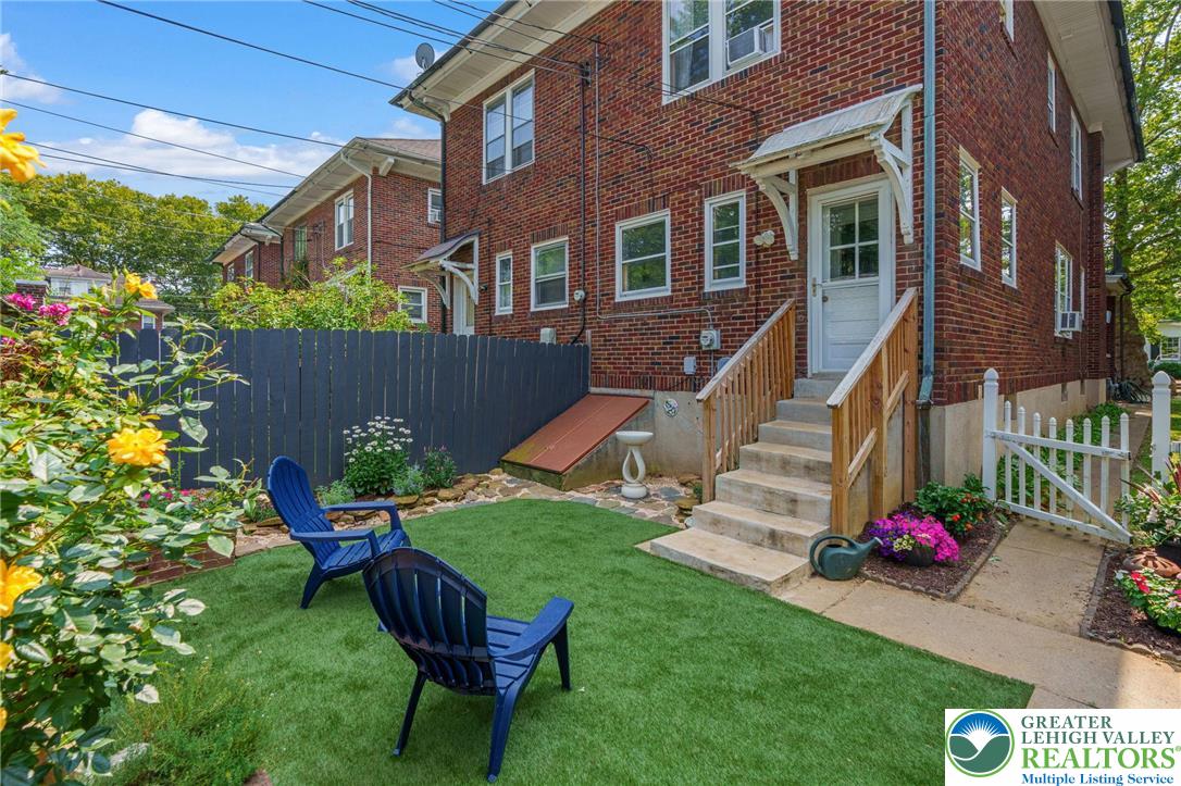 Allentown City, Pennsylvania 18104, United States, 3 Bedrooms Bedrooms, ,1 BathroomBathrooms,Residential,Pending,182913