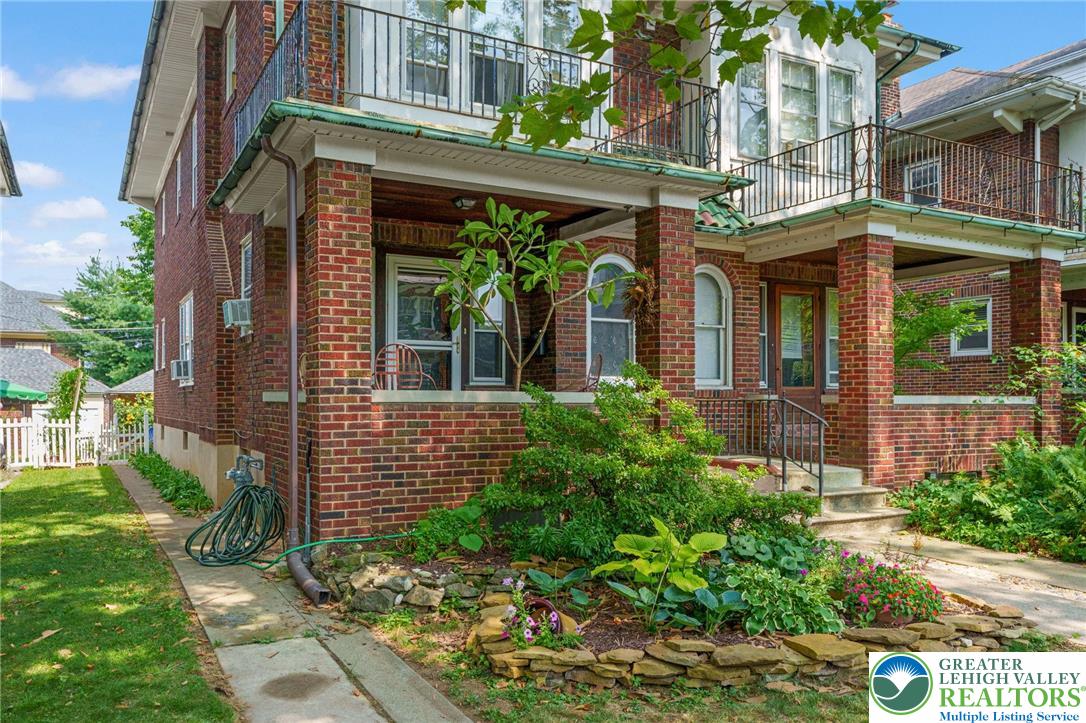 Allentown City, Pennsylvania 18104, United States, 3 Bedrooms Bedrooms, ,1 BathroomBathrooms,Residential,Pending,182913