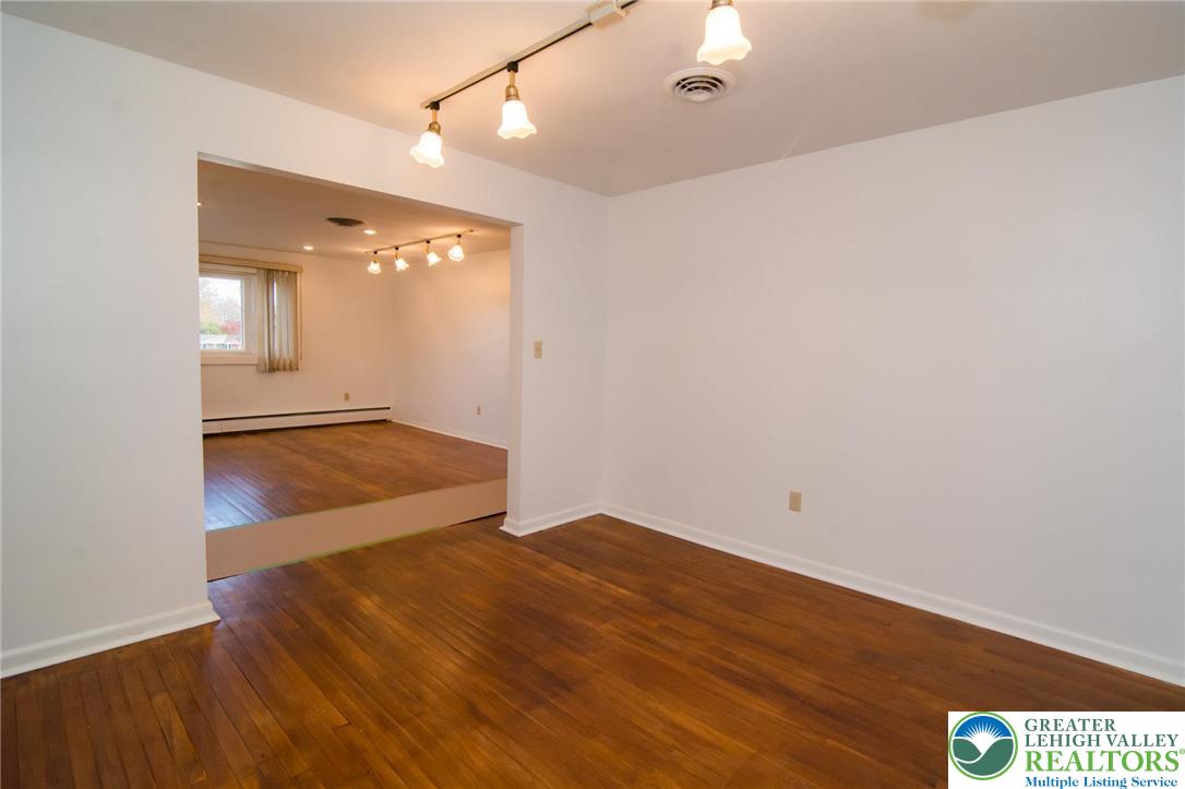 Allentown City, Pennsylvania 18104, United States, 3 Bedrooms Bedrooms, ,2 BathroomsBathrooms,Residential,Active,246953